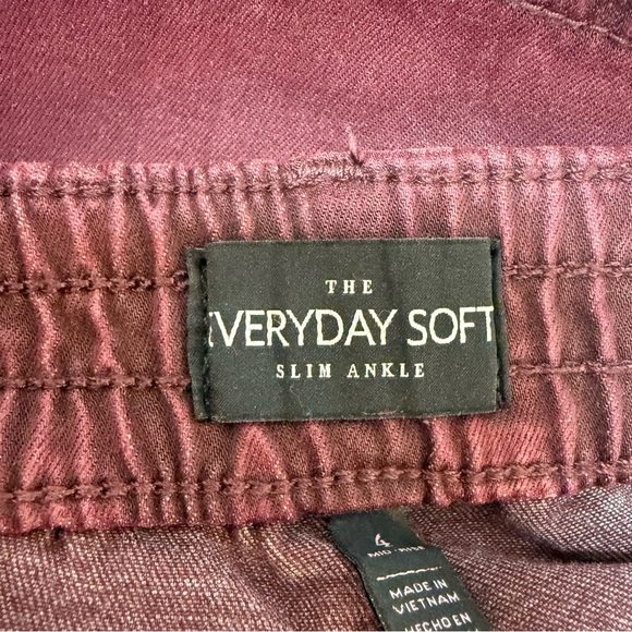 WHBM Mid-Rise Everyday Soft Denim Utility Slim Ankle Jeans Size 4 Burgundy - Picture 9 of 16
